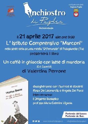 Un caffè in ghiaccio con latte di mandorla