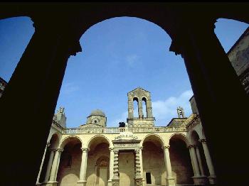 Chiostro Monastero SS. Niccolò e Cataldo