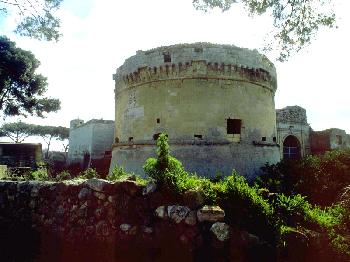 Porta e torrione Acaya