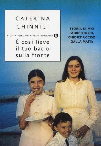 E' così lieve il tuo bacio sulla fronte