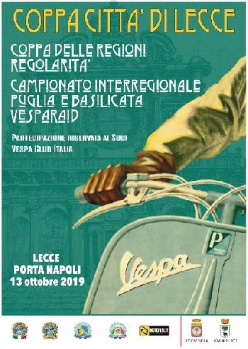 Il mito della Vespa per le strade del Salento